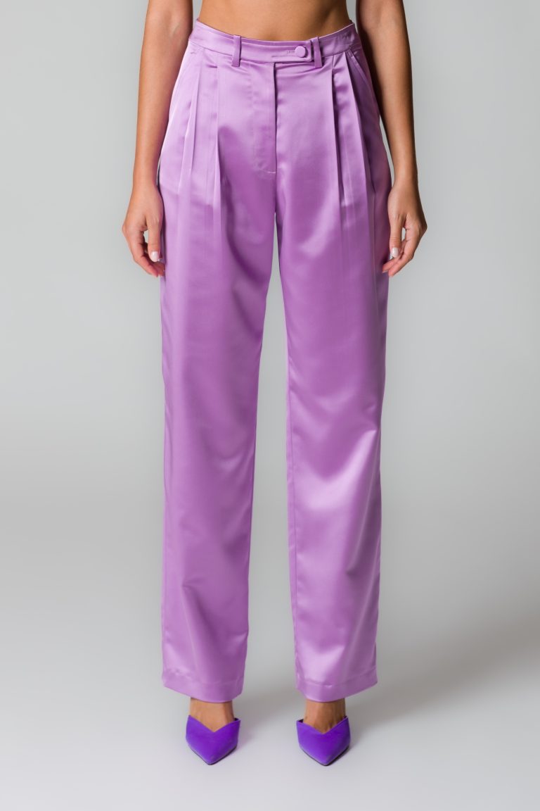 Pantaloni donna in raso lilla con pinces - immagine 2