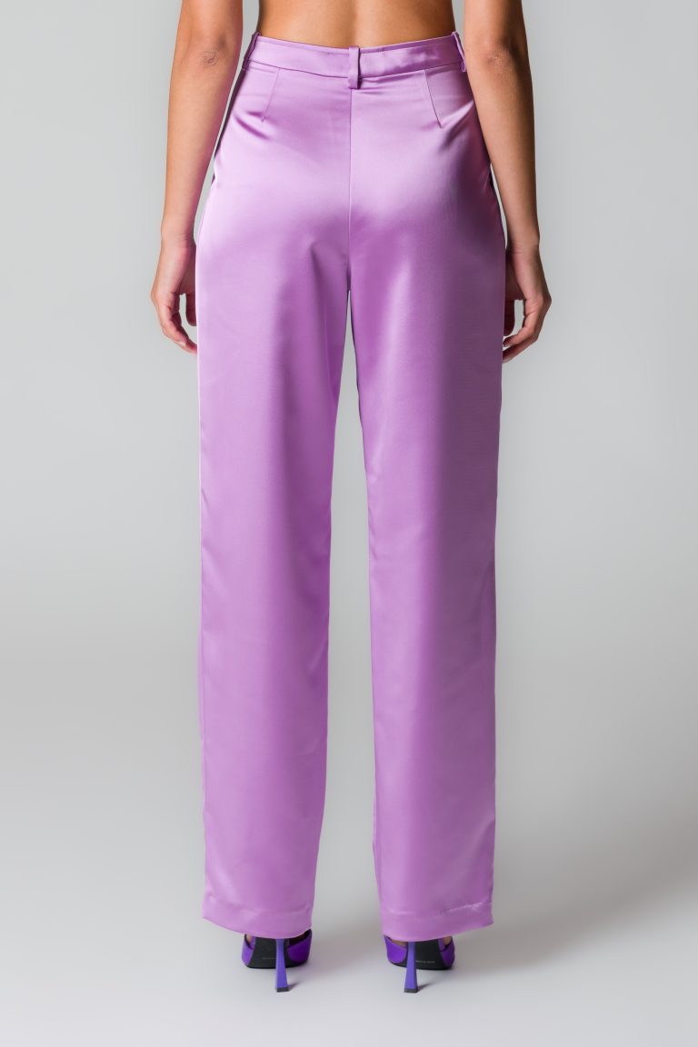 Pantaloni donna in raso lilla con pinces - immagine 3