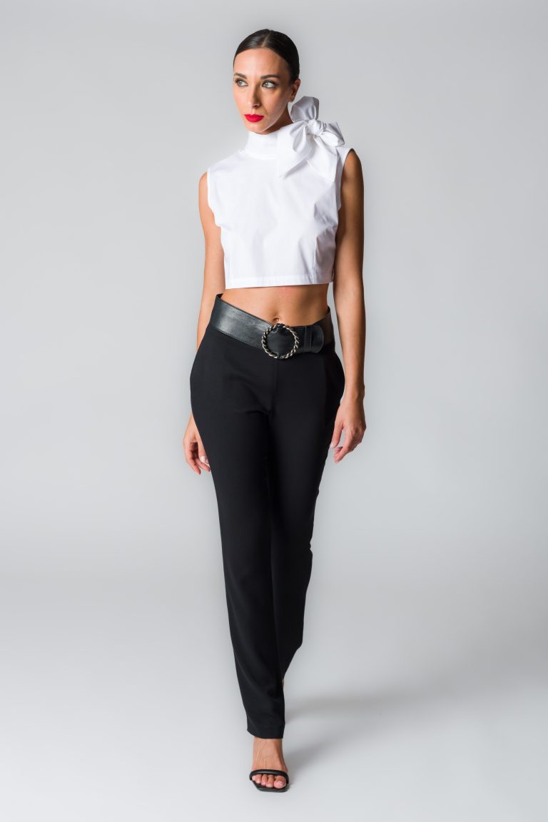 Camicia donna cropped bianca in cotone con sciarpina