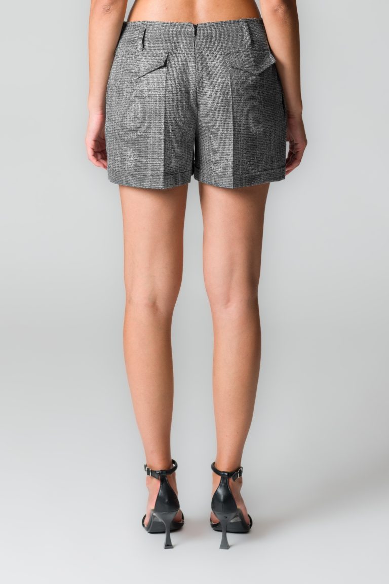 Shorts donna grigi vita bassa e in viscosa - immagine 3