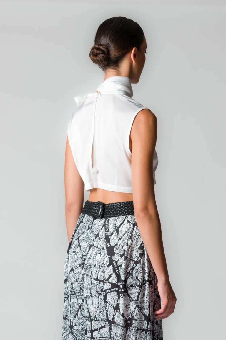 Camicia donna cropped bianca in satin stretch con sciarpina - immagine 3