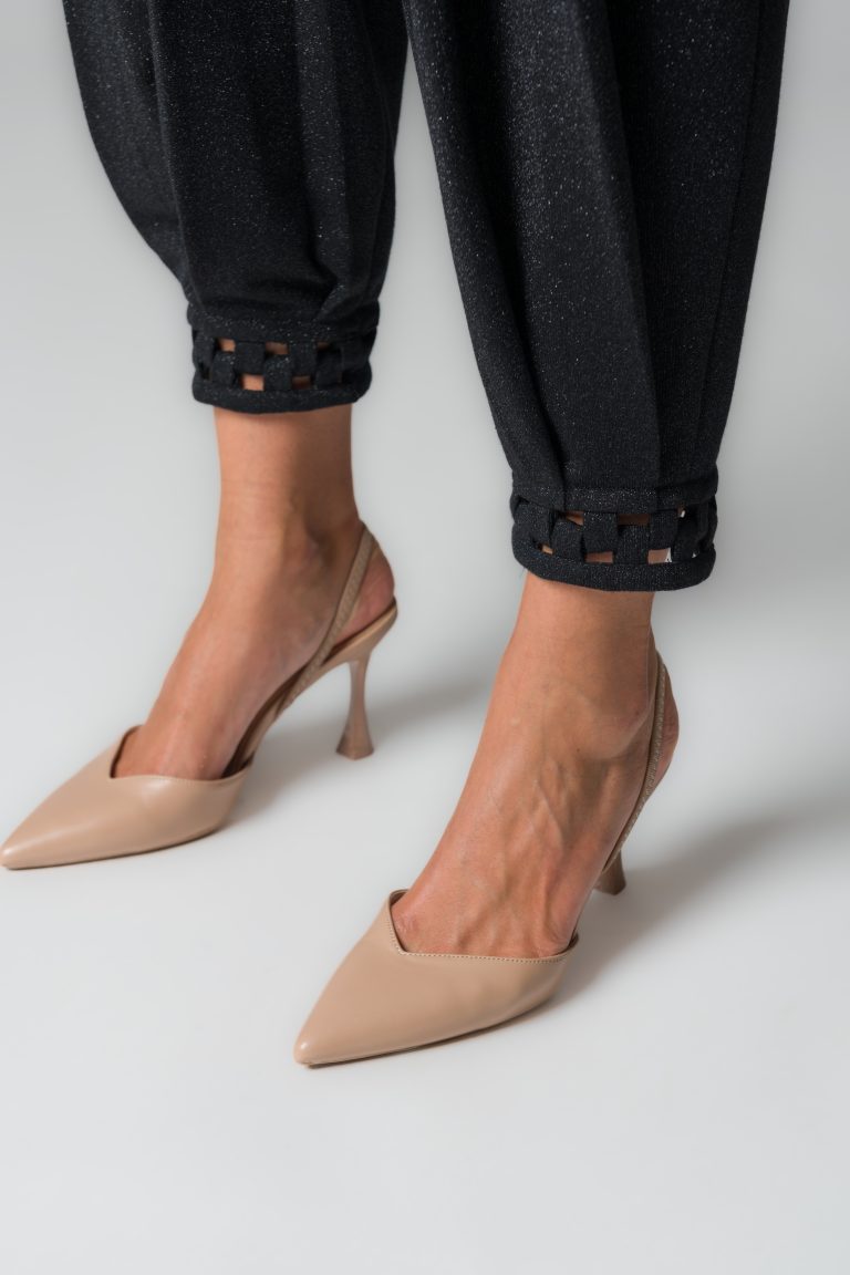 Pantaloni donna a gamba ampia con pinces neri - immagine 4
