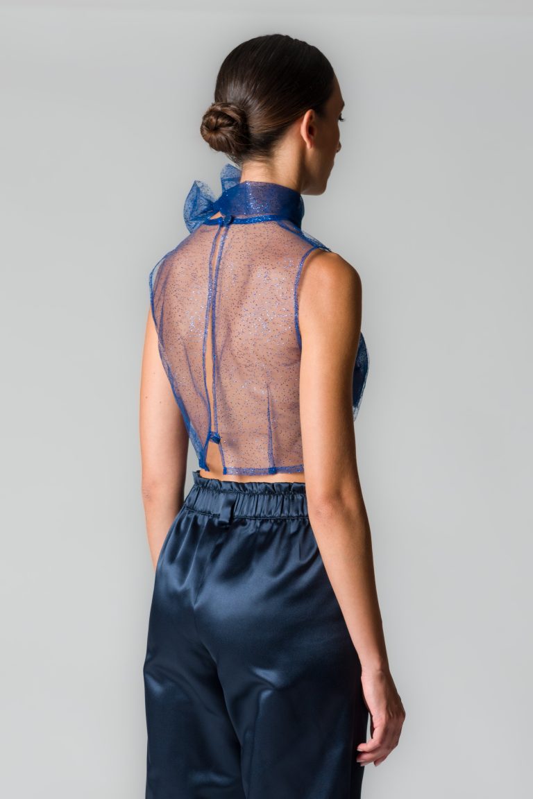Camicia donna blu cropped in tulle con sciarpina - immagine 4