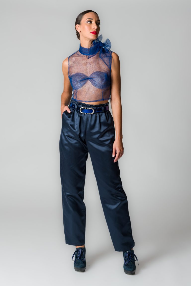 Camicia donna blu cropped in tulle con sciarpina