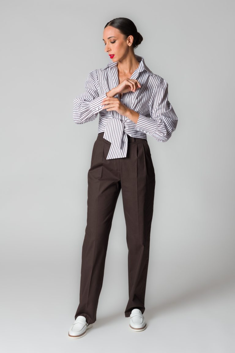 Pantaloni donna in cotone marrone con pinces