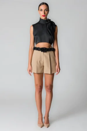 Camicia donna cropped nera in satin stretch con sciarpina