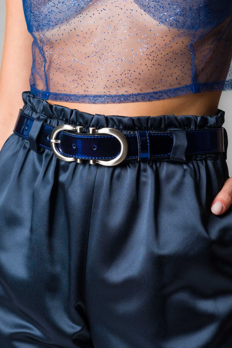 Cintura donna vita bassa in ecopelle color blu effetto specchiato